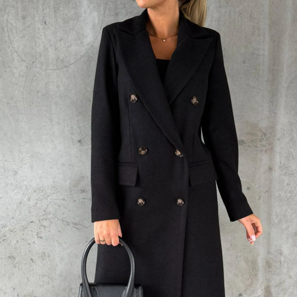 Chic Lapel Woolen Coat – Stylish & Warm Outerwear for Trendsetters