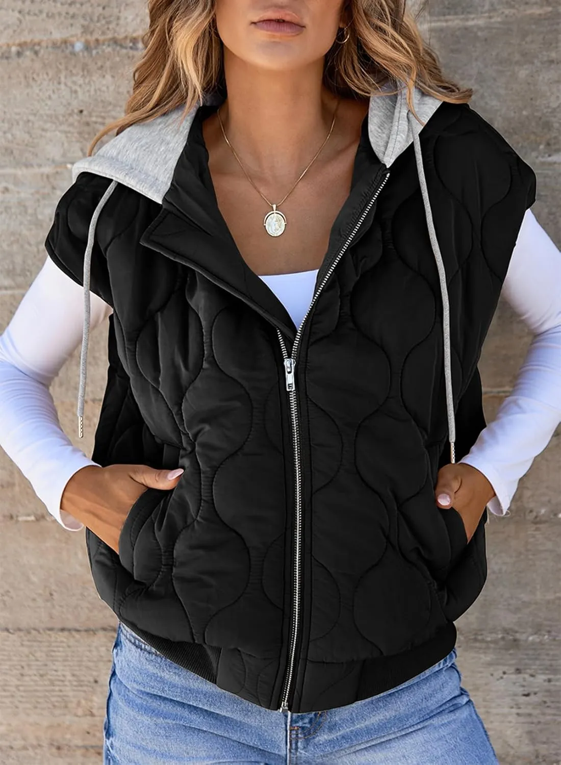EVALESS Hooded Puffer Vest Women 2024 Zip Up Sleeveless Quilted Vests with Pockets
