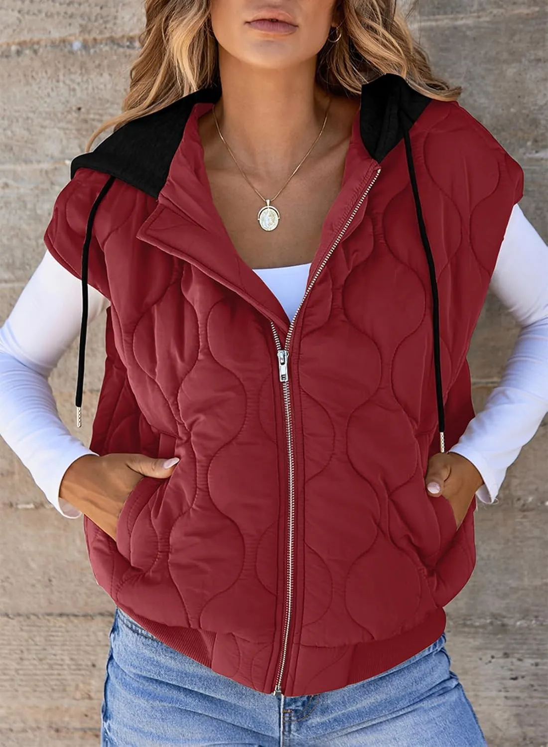 EVALESS Hooded Puffer Vest Women 2024 Zip Up Sleeveless Quilted Vests with Pockets
