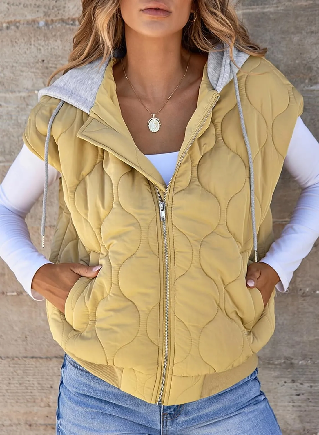 EVALESS Hooded Puffer Vest Women 2024 Zip Up Sleeveless Quilted Vests with Pockets