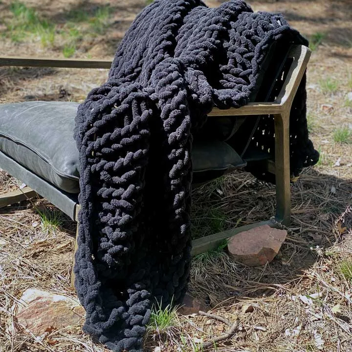 INFINITE CHUNKY KNIT BLANKET | MINKY | BIG - ONYX