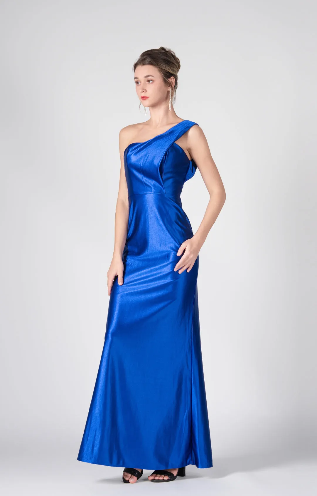 One-Shoulder Crisscross Strap Dramatic Back Dresses